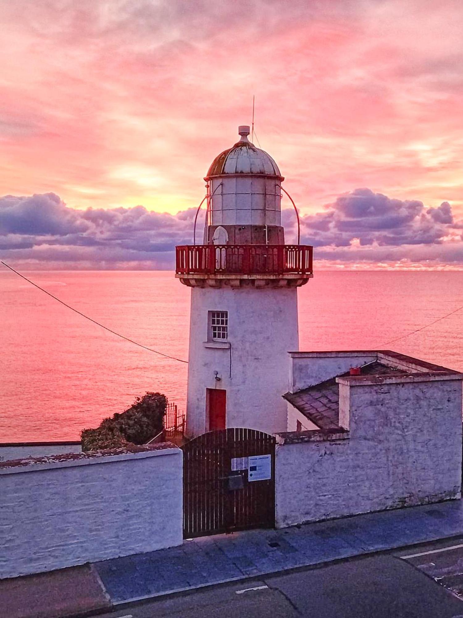 Sea Whispers - My Charming Costal Retreat In Youghal Buitenkant foto