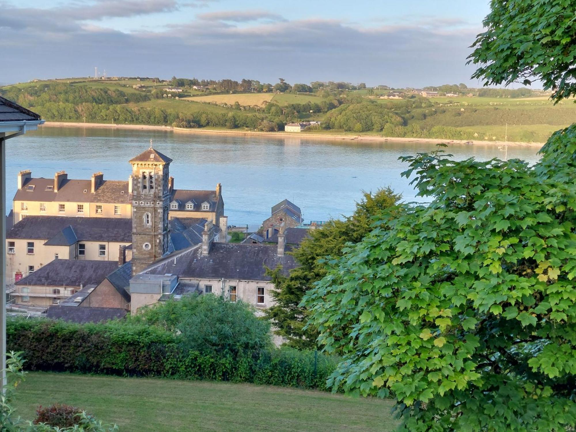Sea Whispers - My Charming Costal Retreat In Youghal Buitenkant foto