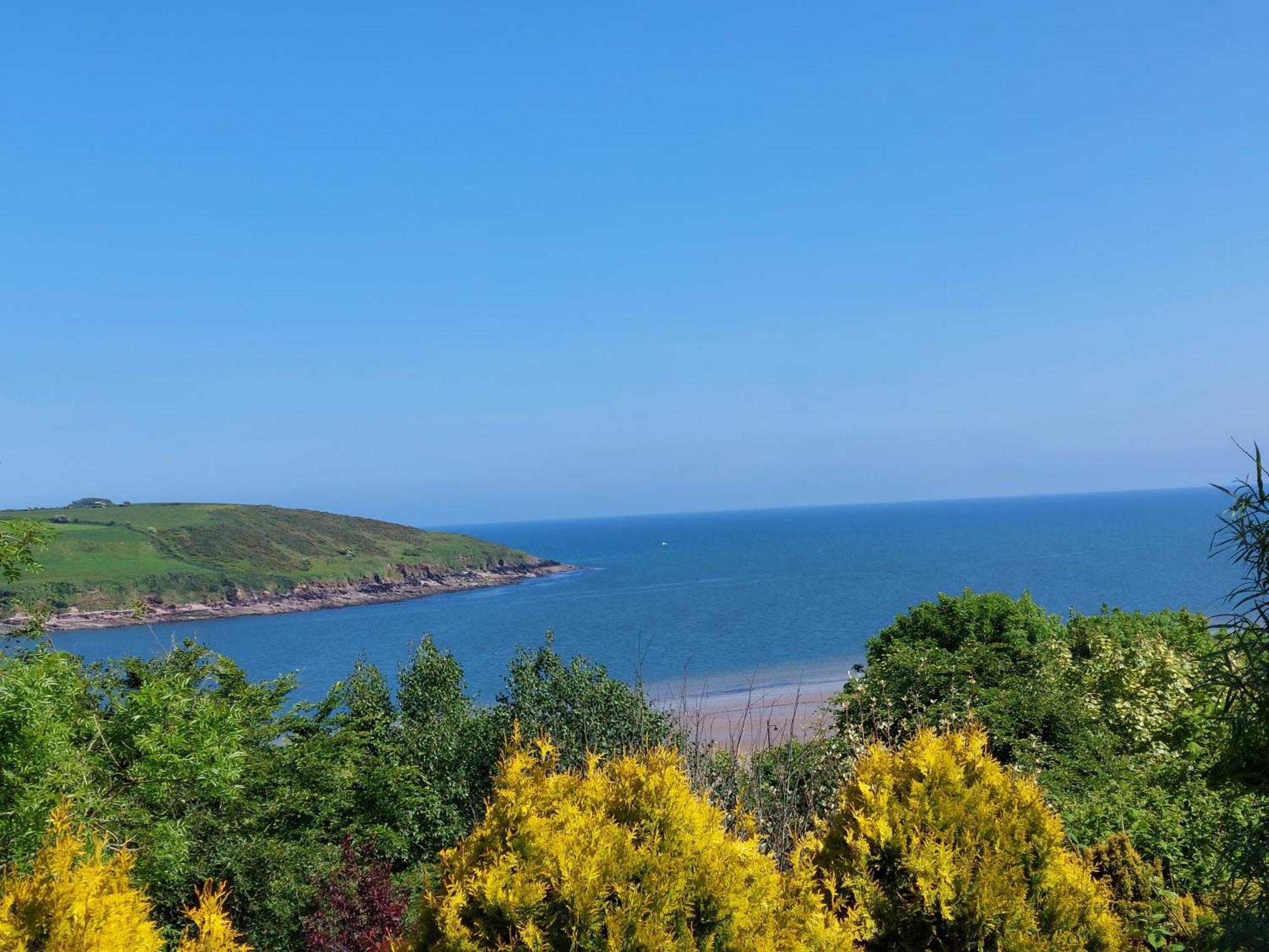 Sea Whispers - My Charming Costal Retreat In Youghal Buitenkant foto