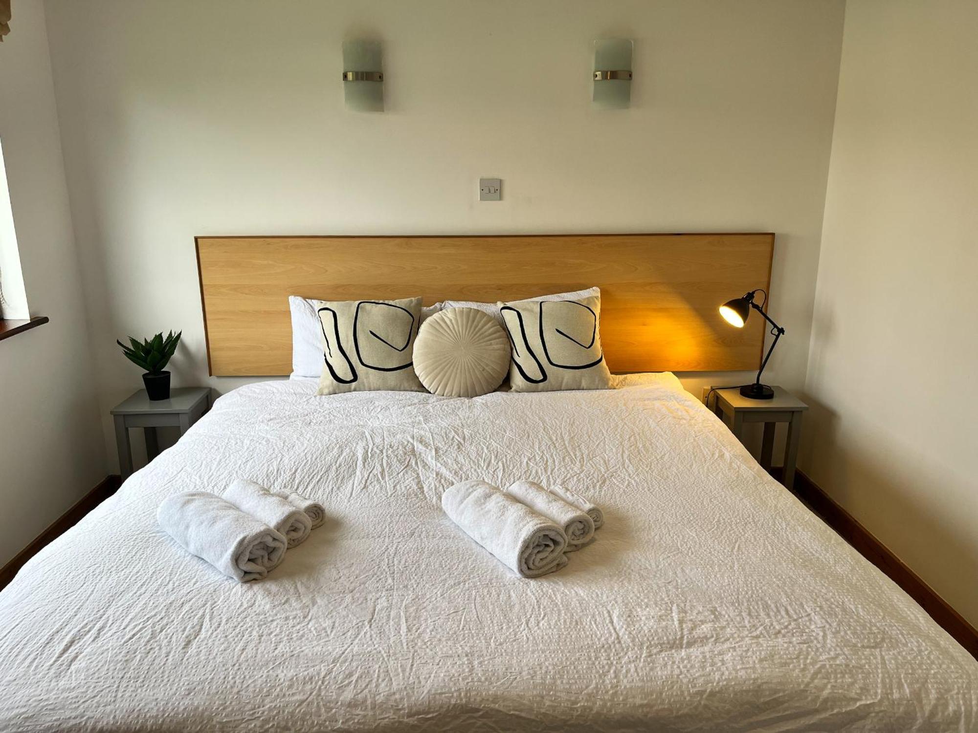 Sea Whispers - My Charming Costal Retreat In Youghal Buitenkant foto