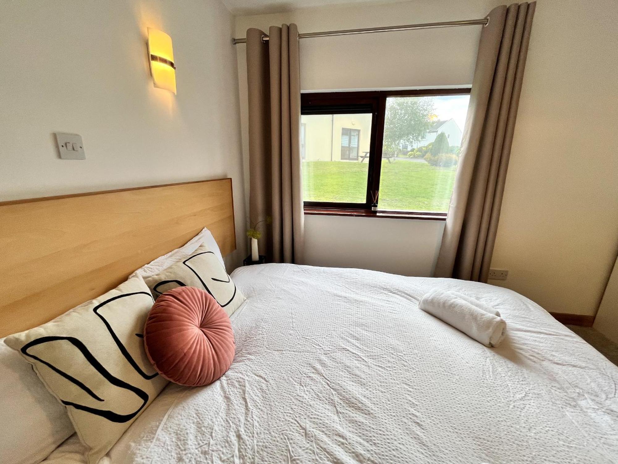 Sea Whispers - My Charming Costal Retreat In Youghal Buitenkant foto