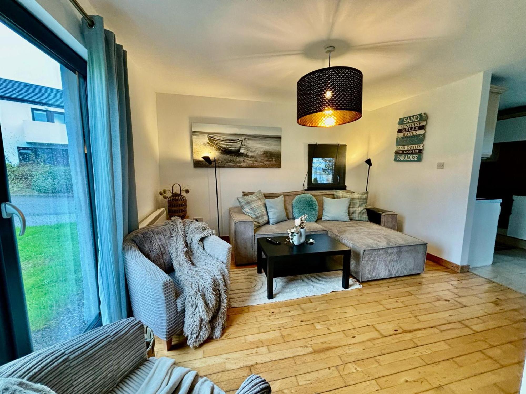 Sea Whispers - My Charming Costal Retreat In Youghal Buitenkant foto